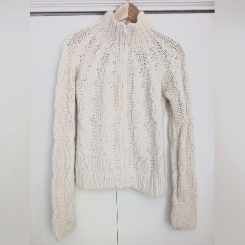 CREAM CABLE KNIT SWEATER